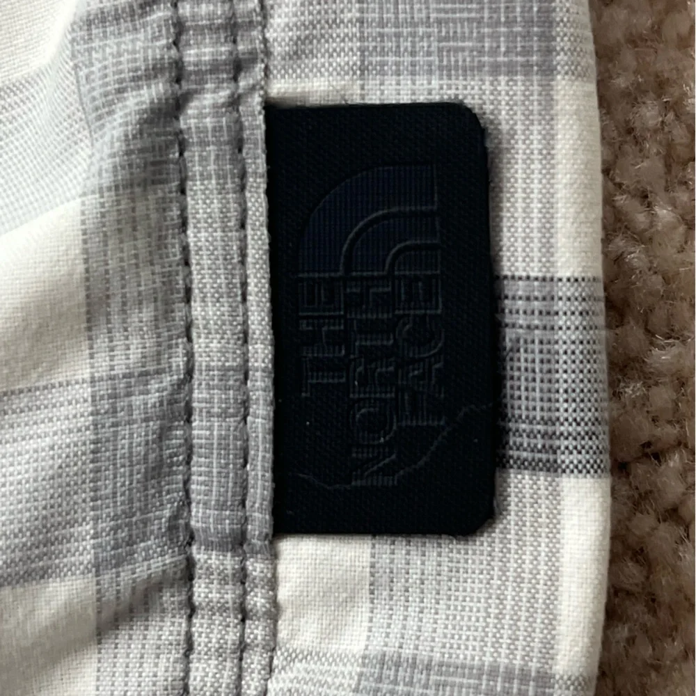 North Face Shirt Adult 2XL Gray Plaid Button Up Short Sleeve Casual Outdoor Men